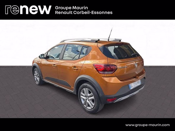 DACIA Sandero 1.0 TCe 90ch Stepway Confort -22 - Vue 3