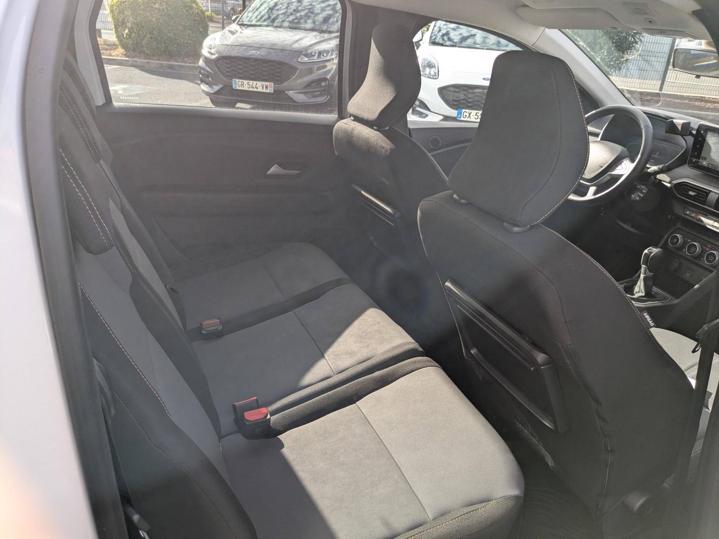 DACIA Jogger 1.6 hybrid 140ch Extreme 5 places - Photo 10