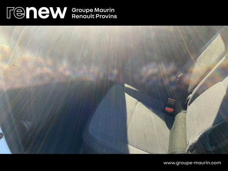 RENAULT  d’occasion à vendre à PROVINS chez DPL - BRIARD AUTOMOBILE (Photo 11)